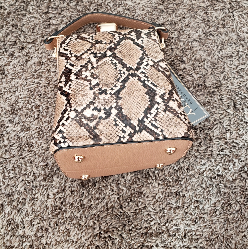 Purse - Picture 3 of 3